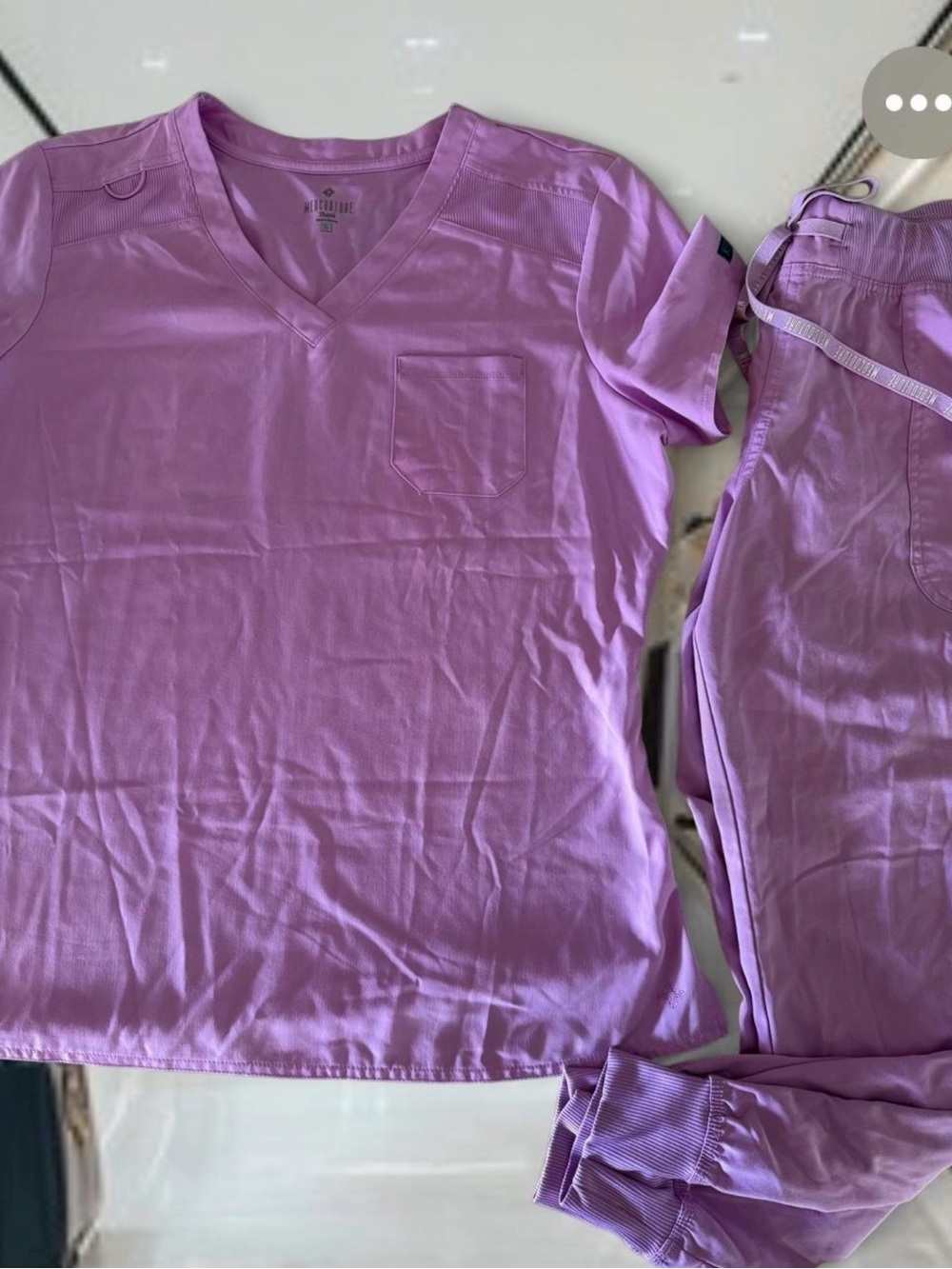 Med Couture Touch Women’s V-Neck Scrub Top & Jogger Set - Lavender Sz L/LP